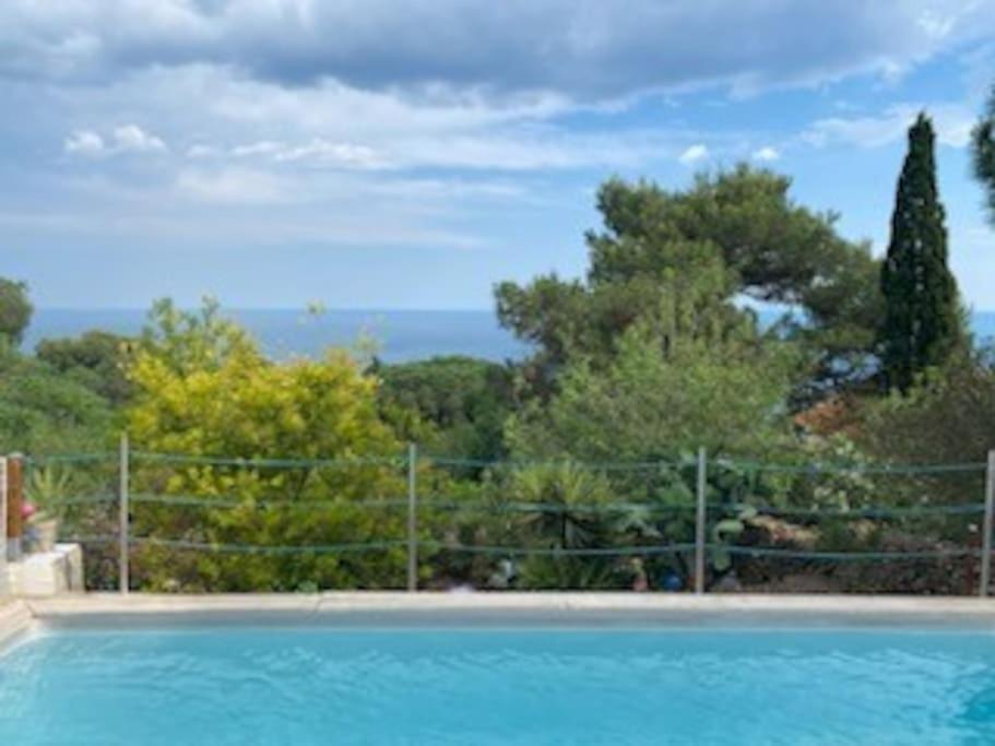 Haut De Villa Au Mont St Clair Vue Exceptionnelle Mer Et Foret Terrasses, Piscine, Petanque, Solarium Prives Сет Экстерьер фото
