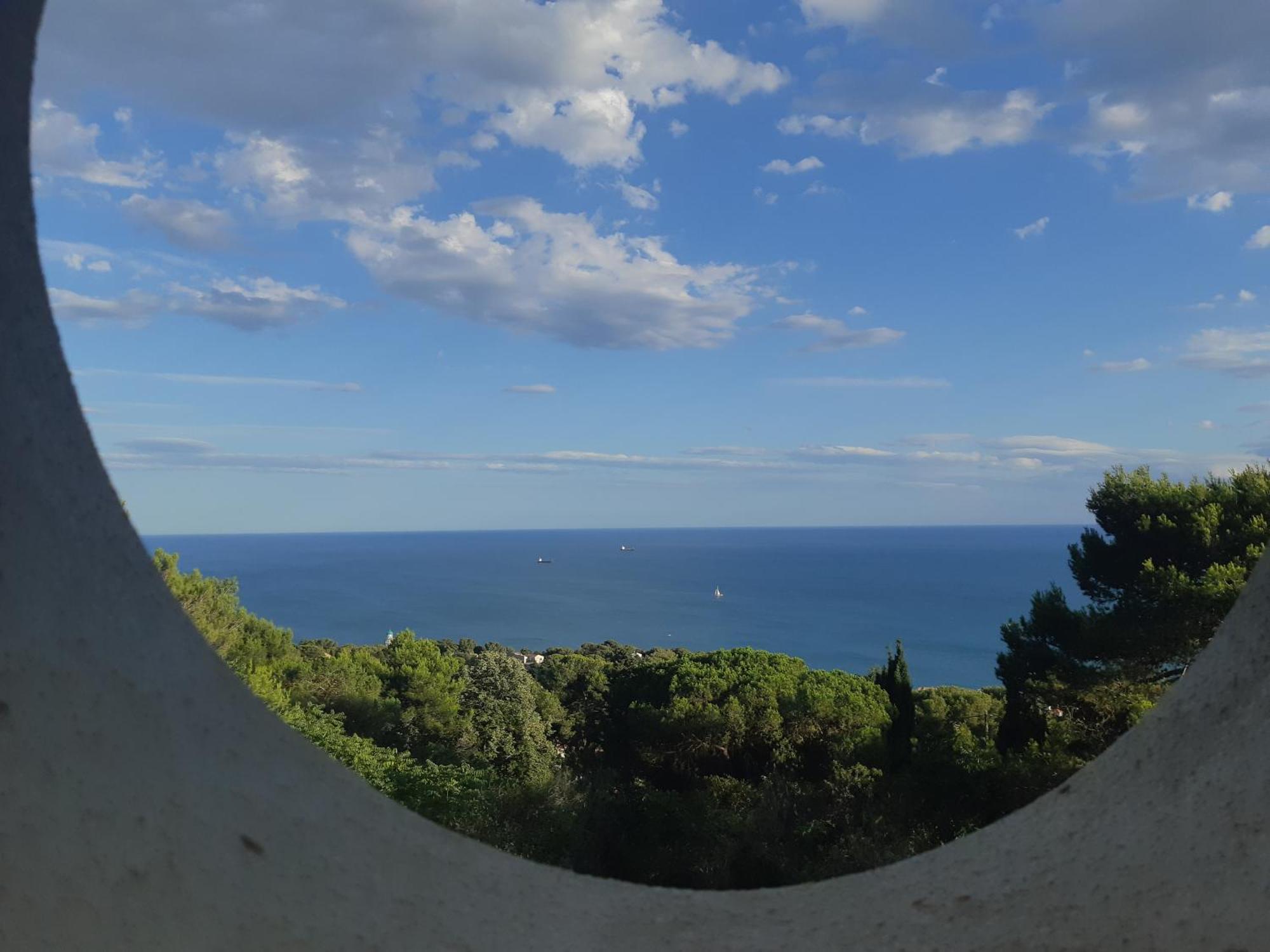 Haut De Villa Au Mont St Clair Vue Exceptionnelle Mer Et Foret Terrasses, Piscine, Petanque, Solarium Prives Сет Экстерьер фото